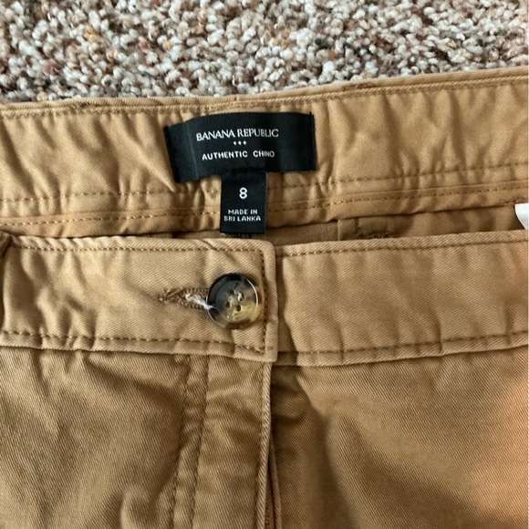 Banana Republic Women’s Tan Cargo Pants - Picture 2 of 6